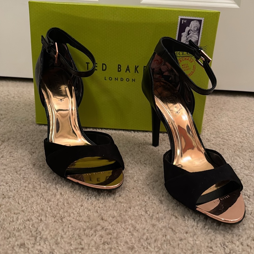 NEVER WORN Ted Bake London - Camiyl open-toe pumps